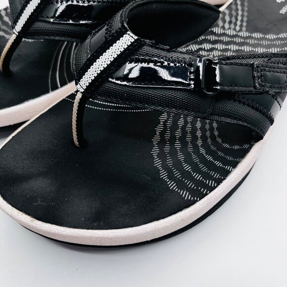 SIZE 10 Clarks Cloudsteppers Breeze Sea Black Patent Flip Fllops - Picture 2 of 8